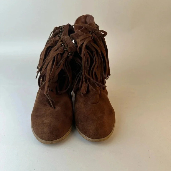Not Rated Mohegan Chukka Fringe Boot - Picture 4 of 9